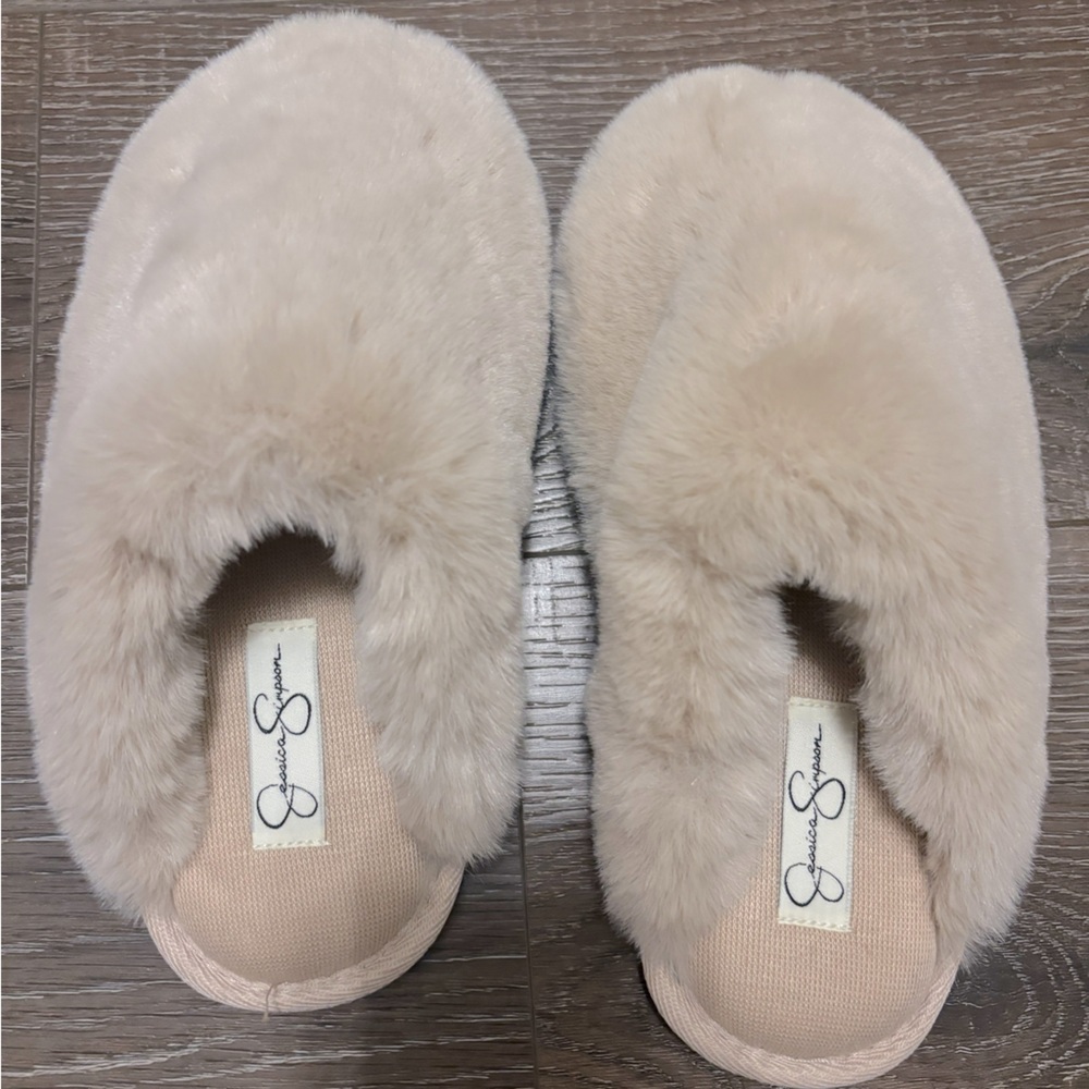 Cozy Beige Faux Fur Slippers, Jessica Simpson size 7/8